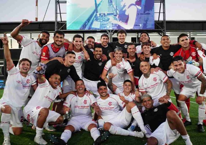 Barracas Central, con diez, logró una heroica clasificación y eliminó a Riestra en el alargue