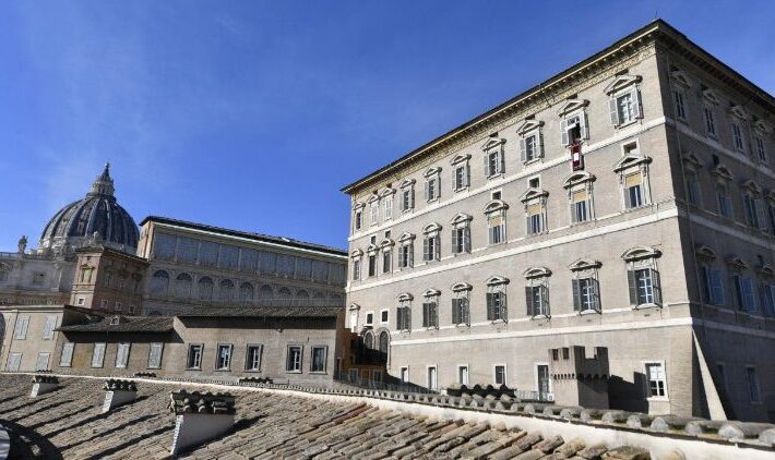 León XIV se instala en el apartamento papal del Palacio Apostólico