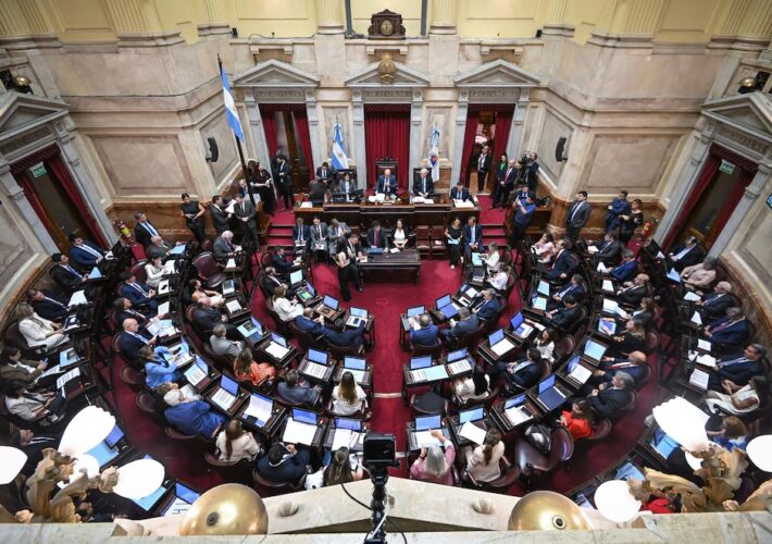 Los senadores pasarán a cobrar más de $11,6 millones tras un aumento salarial vinculado a las paritarias del Congreso