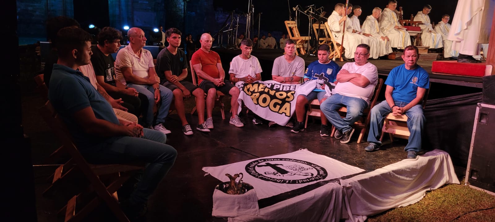 Monseñor Martínez: “Esta noche celebramos que la Eucaristía expresa un Dios que se encarnó y nos amó” imagen-2