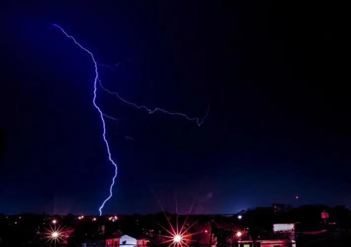 Llueve en gran parte de la provincia y hay alerta amarilla por tormentas fuertes
