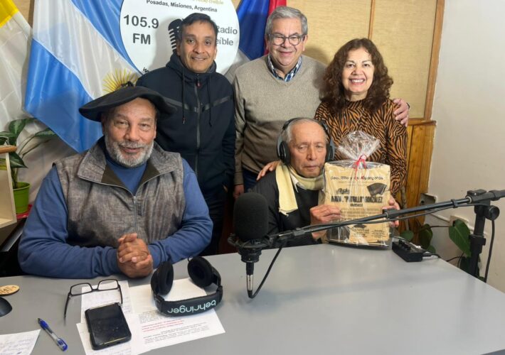 Un merecido aplauso para toda una vida de chamamé: Potrillo González fue homenajeado en Radio Tupá Mbaé